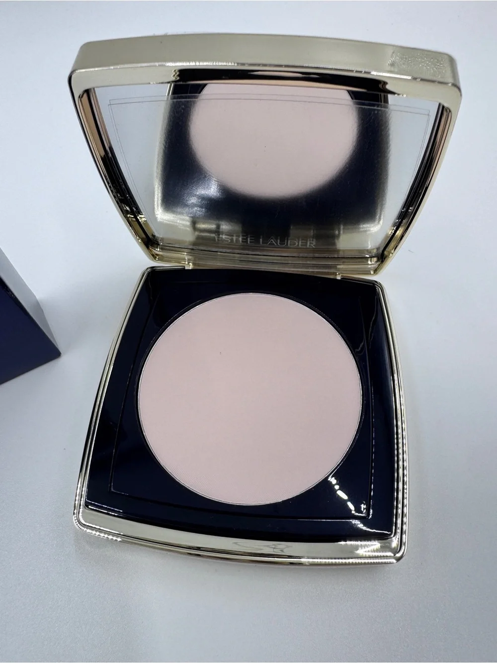 Estée Lauder Double Wear Matte Powder Foundation 0N1 Alabaster